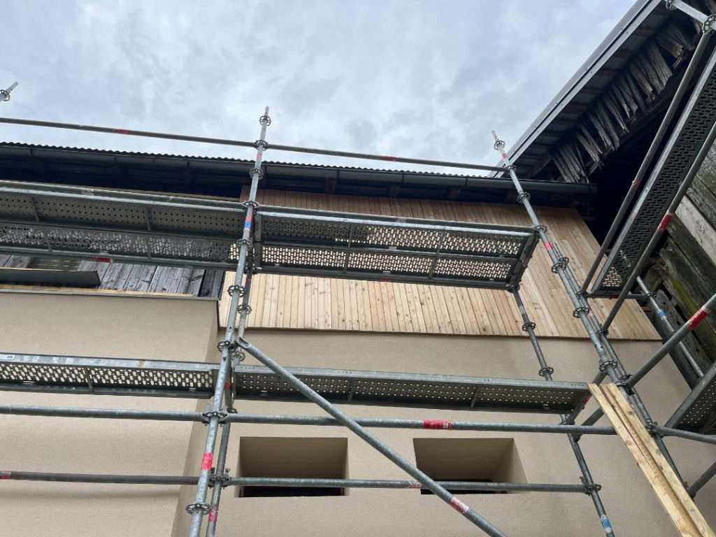 maison et Toit en pleins travaux