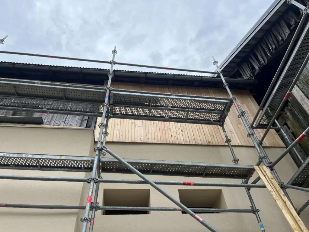 maison et Toit en pleins travaux